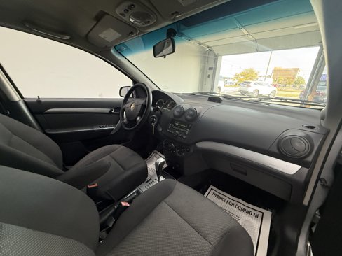 Used 2010 Chevrolet Aveo LT w/ Power and Convenience Package image 10
