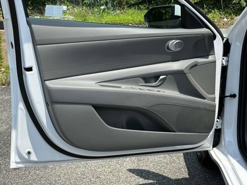 Used 2024 Hyundai Elantra SEL image 14