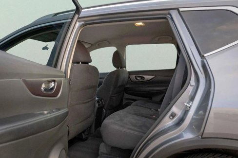 Used 2015 Nissan Rogue SV image 9