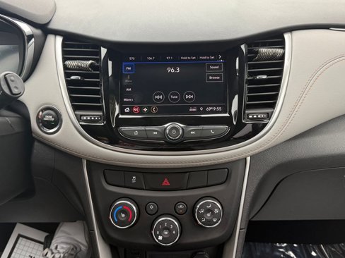 Used 2022 Chevrolet Trax LT w/ Premium Seat Package image 33