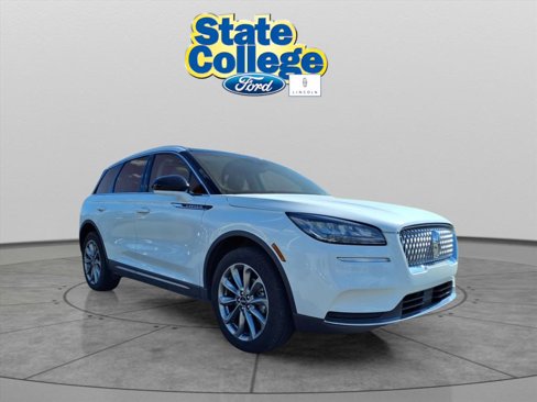 Used 2021 Lincoln Corsair AWD w/ Premium Package image 3