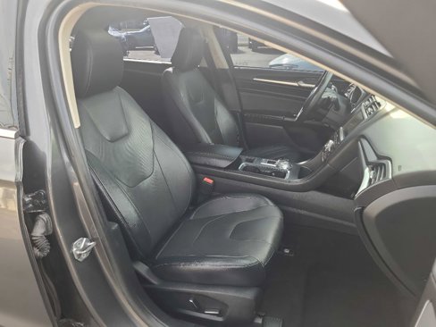 Used 2020 Ford Fusion Titanium image 12