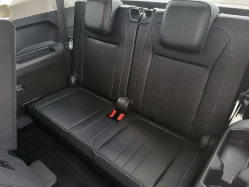 Used 2024 Volkswagen Tiguan SE image 31