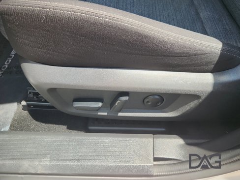 Used 2023 Nissan Rogue SV image 15