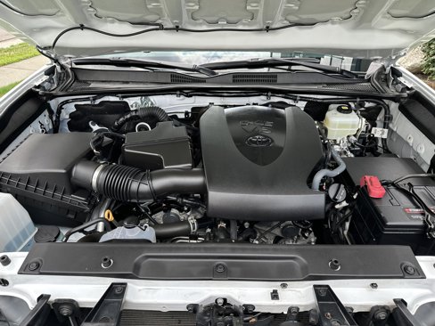 Used 2022 Toyota Tacoma TRD Off-Road image 17