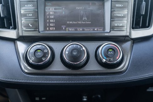 Used 2015 Toyota RAV4 LE image 25