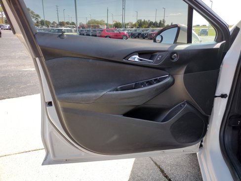 Used 2017 Chevrolet Cruze LT image 17