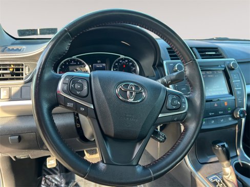 Used 2017 Toyota Camry SE image 12