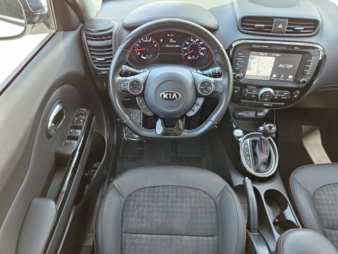 Certified 2018 Kia Soul ! w/ Tech Package image 15