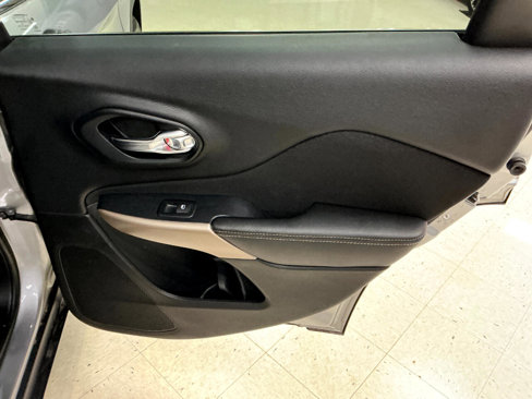 Used 2017 Jeep Cherokee Latitude image 25