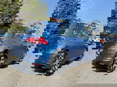 Used 2016 Volkswagen e-Golf SE image 8