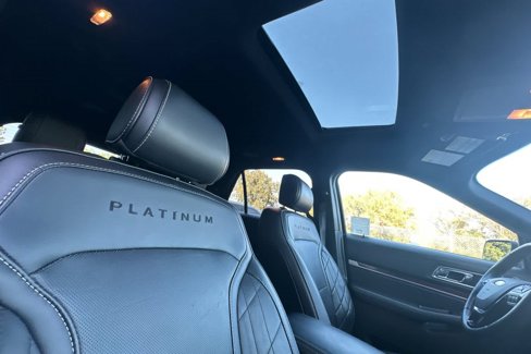 Used 2017 Ford Explorer Platinum image 16
