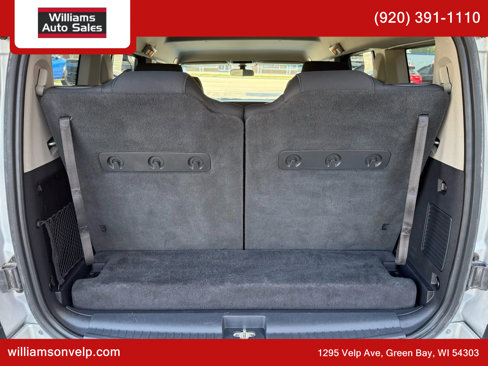 Used 2010 Jeep Commander Sport image 23