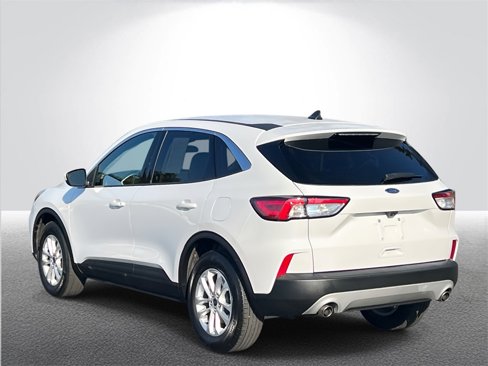 Used 2020 Ford Escape SE image 4