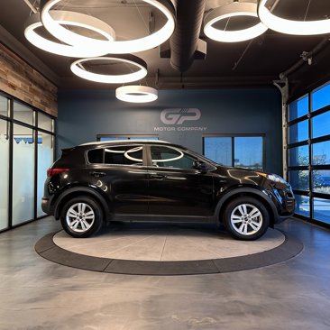 Used 2017 Kia Sportage LX w/ LX Popular Package image 2