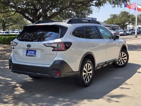 Used 2022 Subaru Outback Premium image 5