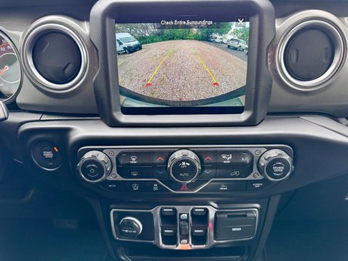 Used 2021 Jeep Wrangler Unlimited Sahara image 22