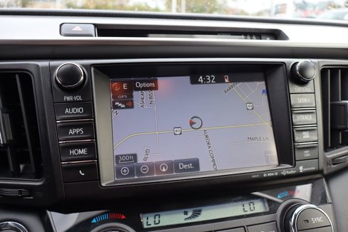 Used 2018 Toyota RAV4 XLE image 18
