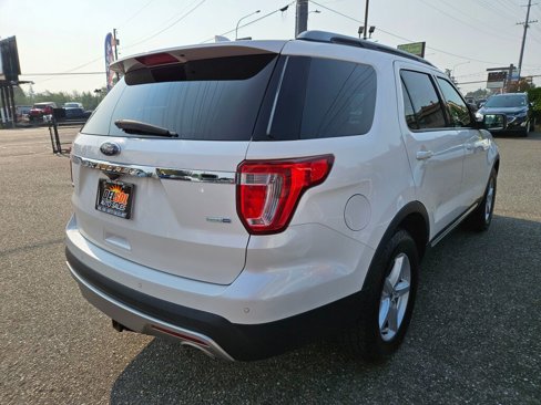 Used 2016 Ford Explorer XLT image 16