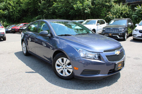 Used 2013 Chevrolet Cruze LS image 4