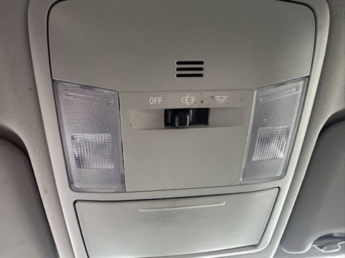 Used 2018 Toyota RAV4 LE image 30
