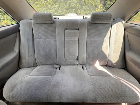 Used 2004 Toyota Camry LE image 21
