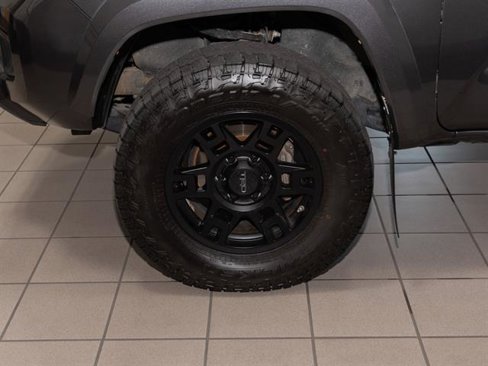 Used 2019 Toyota Tacoma TRD Off-Road image 5