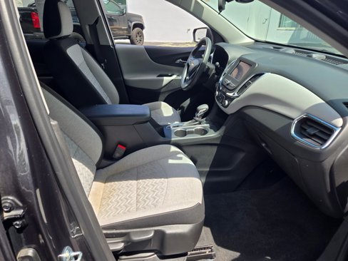 Used 2022 Chevrolet Equinox LS w/ LS Convenience Package image 6