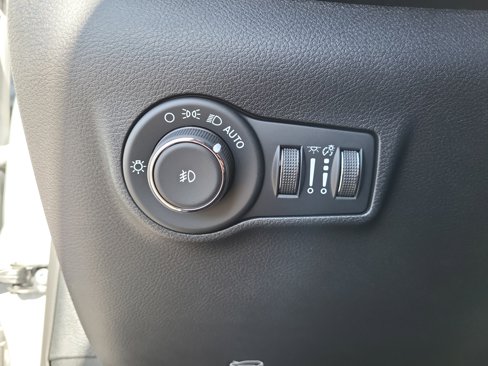 New 2025 Jeep Compass Latitude image 29
