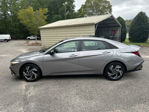 Certified 2025 Hyundai Elantra Sport image 3