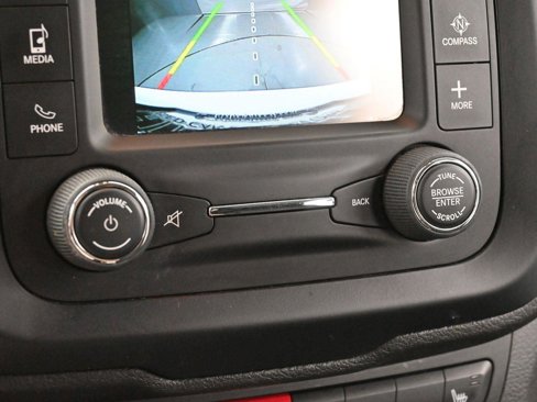 Used 2016 Jeep Renegade Latitude w/ Cold Weather Group image 22