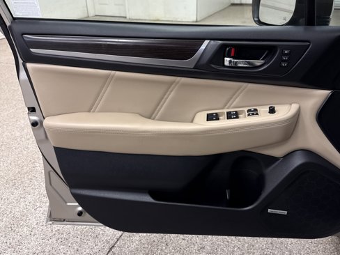 Used 2018 Subaru Legacy 2.5i Limited image 3