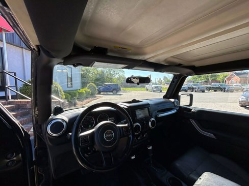 Used 2011 Jeep Wrangler Unlimited Sahara w/ Connectivity Group image 22