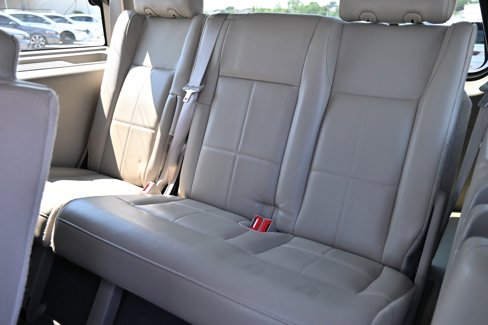 Used 2010 Lincoln Navigator 4WD image 21