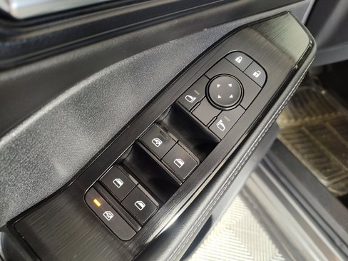 Used 2022 Nissan Rogue SV w/ SV Premium Package image 22