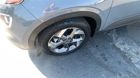 Used 2023 Hyundai Venue SEL image 26