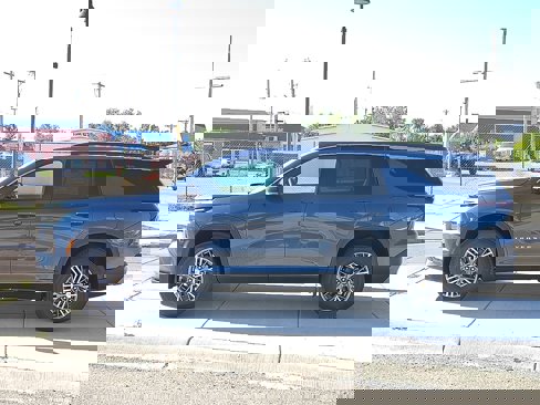 New 2026 Chevrolet Traverse LT w/ Driver Confidence Package image 2