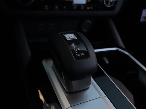 New 2025 Mitsubishi Outlander SE image 17