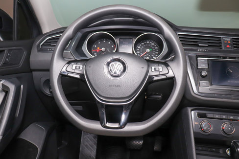 Used 2020 Volkswagen Tiguan S image 23