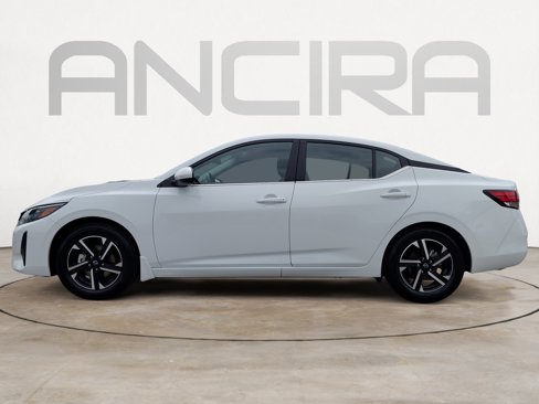 Used 2025 Nissan Sentra SV image 11