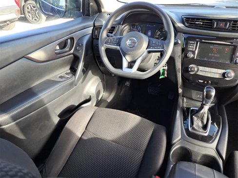 Used 2021 Nissan Rogue Sport S image 10
