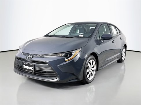 Used 2025 Toyota Corolla LE image 3