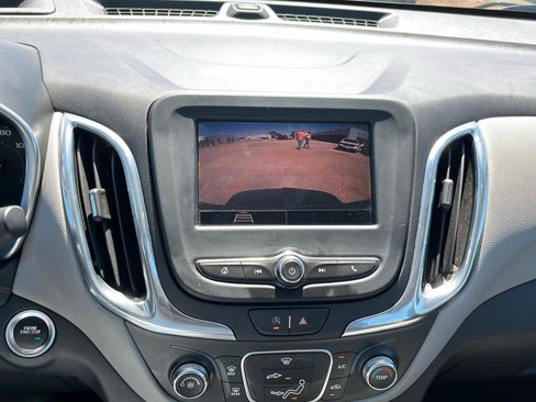 Used 2023 Chevrolet Equinox LS image 31