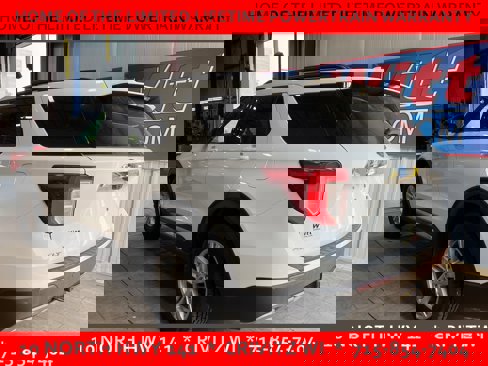 Used 2021 Ford Explorer XLT w/ Equipment Group 202A image 3