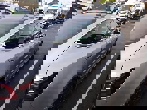 Used 2018 Tesla Model 3 Long Range image 3