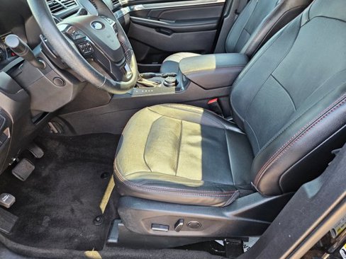 Used 2018 Ford Explorer Sport w/ Equipment Group 401A image 16