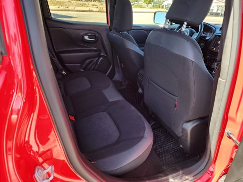 Used 2023 Jeep Renegade Trailhawk image 13