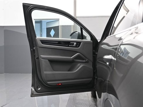 Certified 2019 Porsche Cayenne image 8