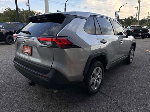 Used 2023 Toyota RAV4 LE image 4