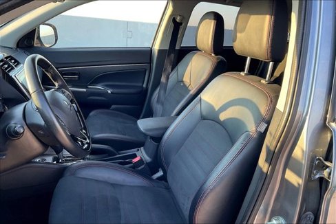Used 2024 Mitsubishi Outlander Sport SE image 9